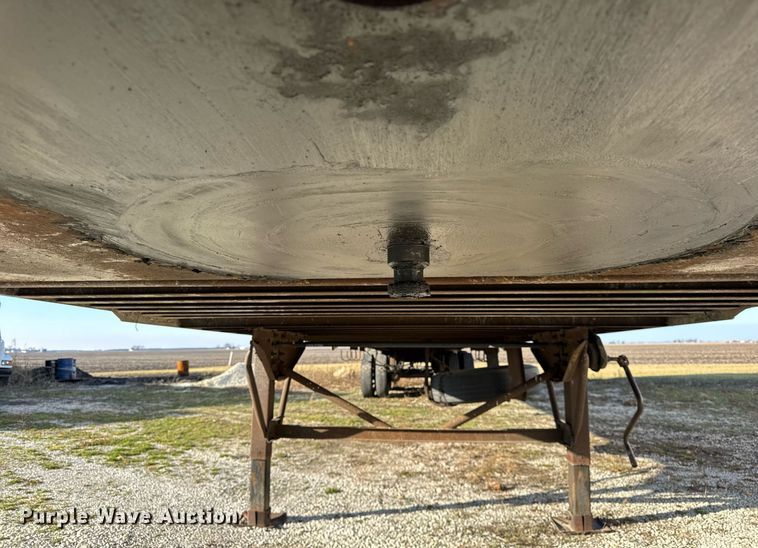 image for item DU3287 2001 Trailmobile  dry van trailer