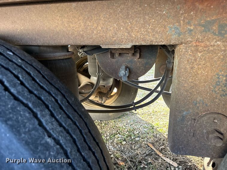 image for item DU3287 2001 Trailmobile  dry van trailer