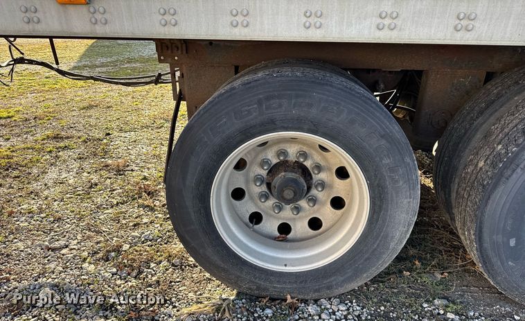 image for item DU3287 2001 Trailmobile  dry van trailer