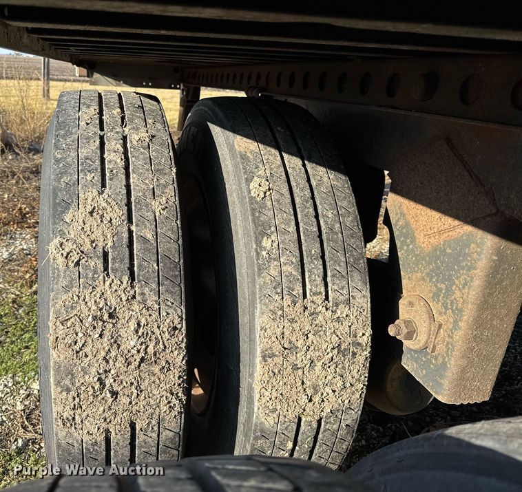 image for item DU3287 2001 Trailmobile  dry van trailer