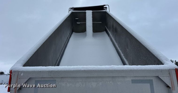 image for item DU3290 2007 Trailstar end dump trailer