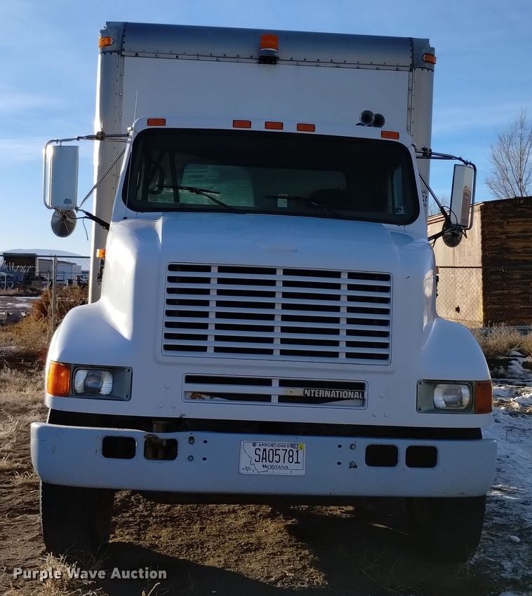 image for item DV6626 2003 International 8100 box truck with mud mixing system