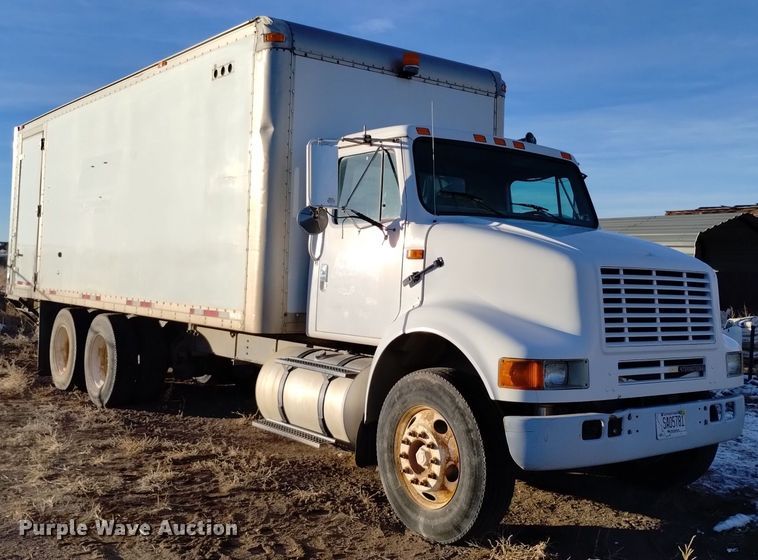 image for item DV6626 2003 International 8100 box truck with mud mixing system