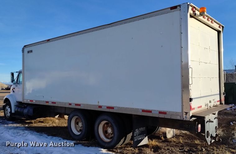 image for item DV6626 2003 International 8100 box truck with mud mixing system