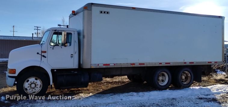 image for item DV6626 2003 International 8100 box truck with mud mixing system