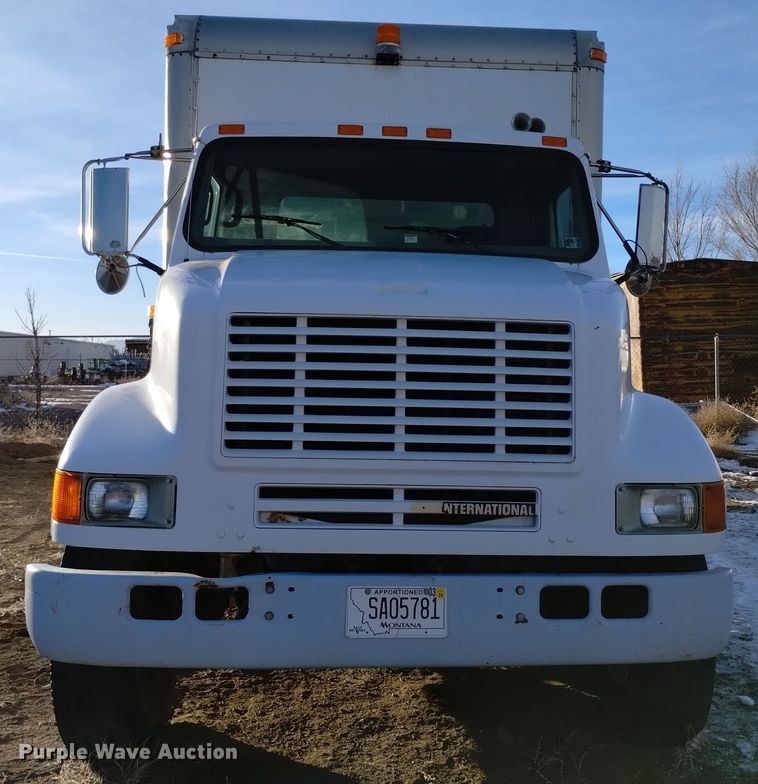 image for item DV6626 2003 International 8100 box truck with mud mixing system