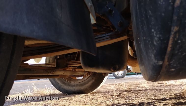 image for item DV6626 2003 International 8100 box truck with mud mixing system