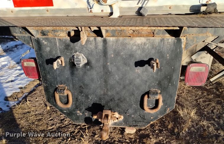 image for item DV6626 2003 International 8100 box truck with mud mixing system