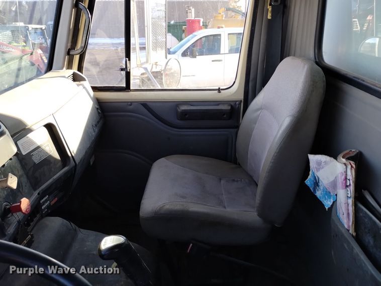 image for item DV6626 2003 International 8100 box truck with mud mixing system