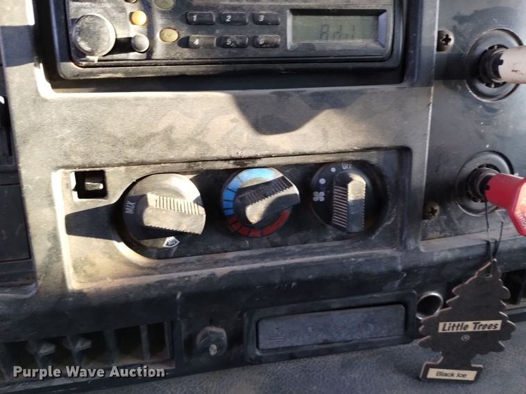 image for item DV6626 2003 International 8100 box truck with mud mixing system