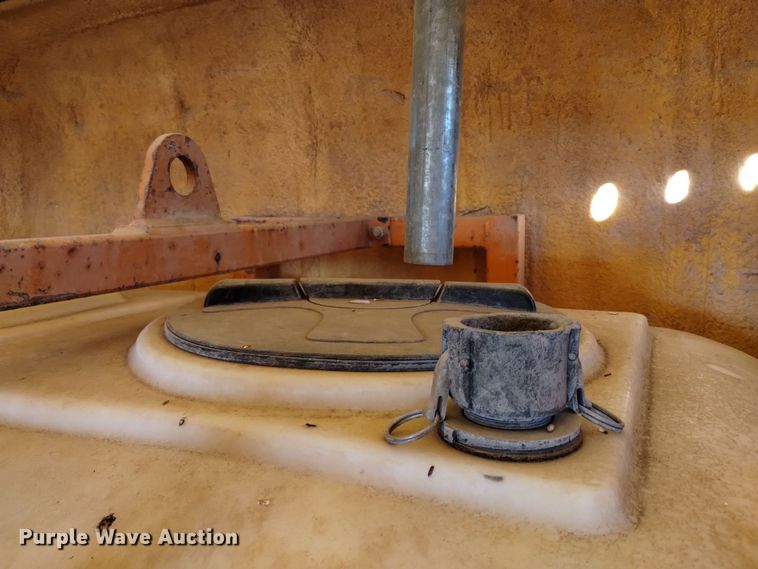 image for item DV6626 2003 International 8100 box truck with mud mixing system