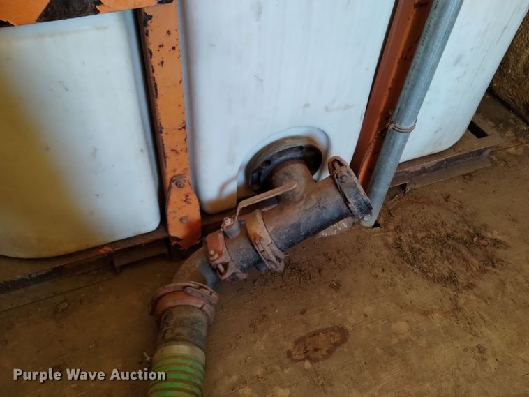 image for item DV6626 2003 International 8100 box truck with mud mixing system