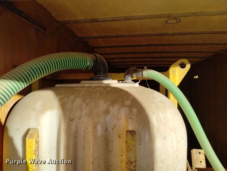 image for item DV6626 2003 International 8100 box truck with mud mixing system