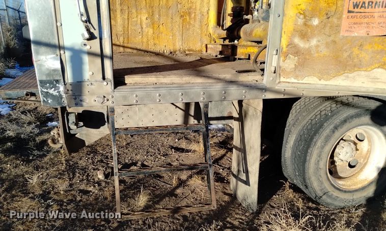 image for item DV6626 2003 International 8100 box truck with mud mixing system