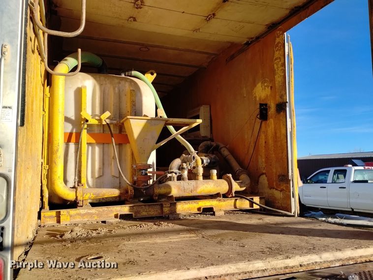 image for item DV6626 2003 International 8100 box truck with mud mixing system