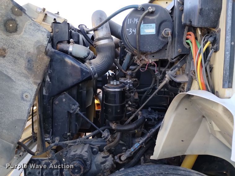 image for item DV6626 2003 International 8100 box truck with mud mixing system