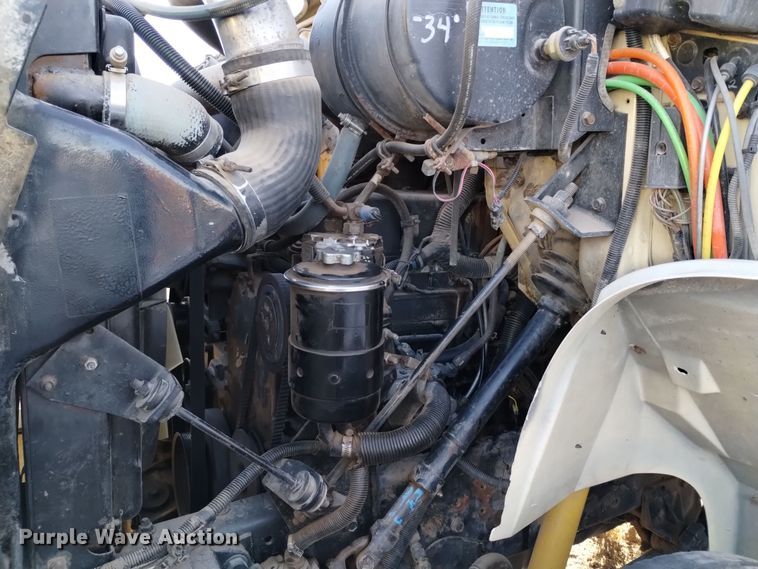 image for item DV6626 2003 International 8100 box truck with mud mixing system