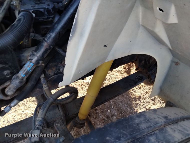 image for item DV6626 2003 International 8100 box truck with mud mixing system