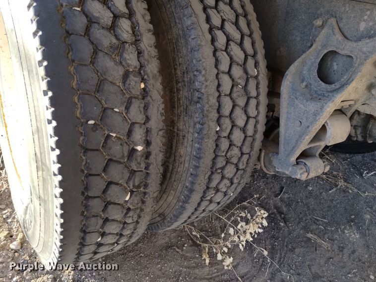 image for item DV6626 2003 International 8100 box truck with mud mixing system