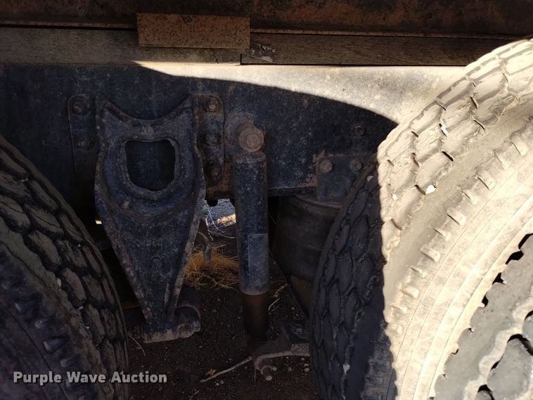 image for item DV6626 2003 International 8100 box truck with mud mixing system