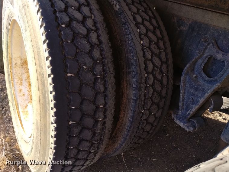 image for item DV6626 2003 International 8100 box truck with mud mixing system