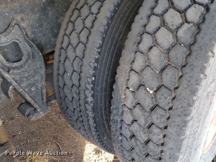 image for item DV6626 2003 International 8100 box truck with mud mixing system