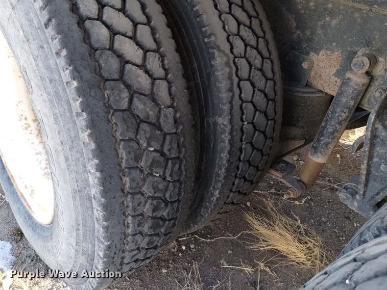 image for item DV6626 2003 International 8100 box truck with mud mixing system