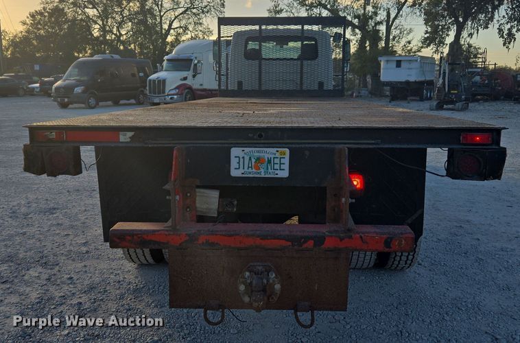 image for item DW1779 2009 International 4400 flatbed truck