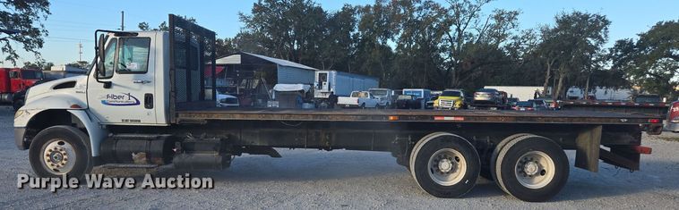 image for item DW1779 2009 International 4400 flatbed truck