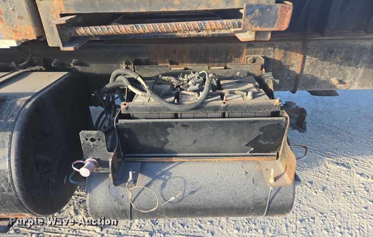 image for item DW1779 2009 International 4400 flatbed truck