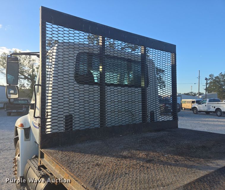 image for item DW1779 2009 International 4400 flatbed truck