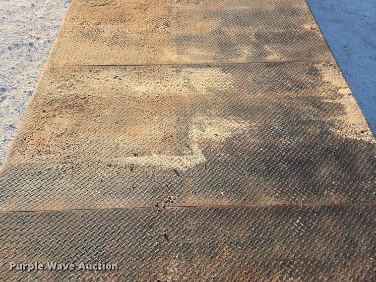 image for item DW1779 2009 International 4400 flatbed truck