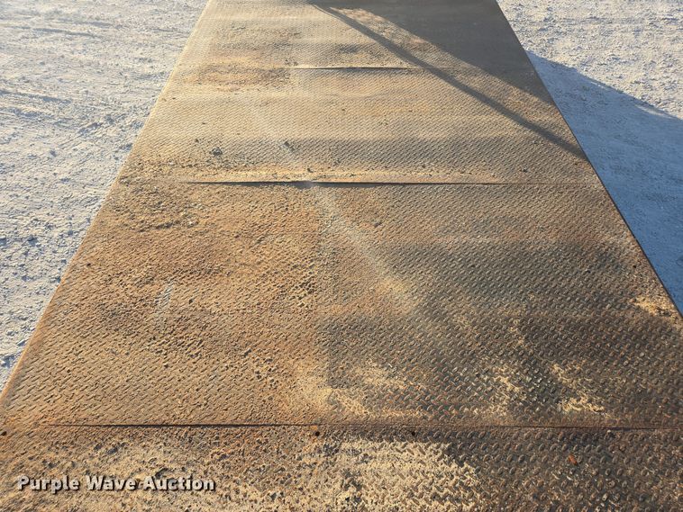 image for item DW1779 2009 International 4400 flatbed truck