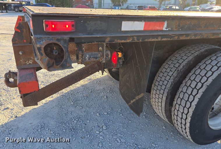 image for item DW1779 2009 International 4400 flatbed truck