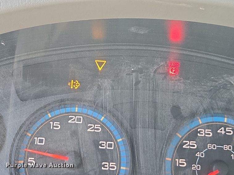 image for item DW1779 2009 International 4400 flatbed truck