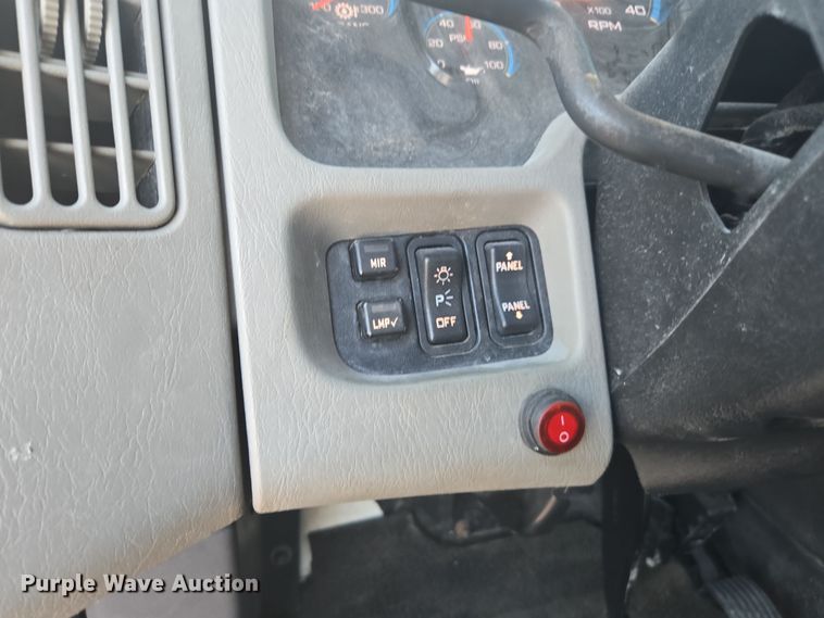 image for item DW1779 2009 International 4400 flatbed truck