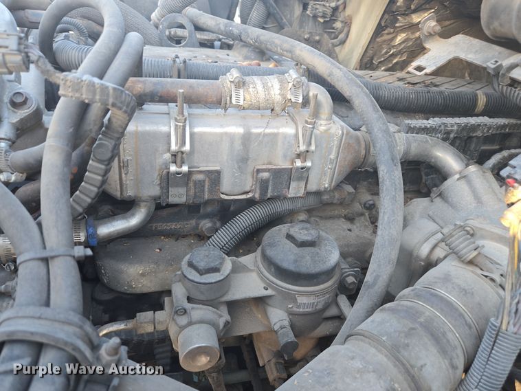 image for item DW1779 2009 International 4400 flatbed truck