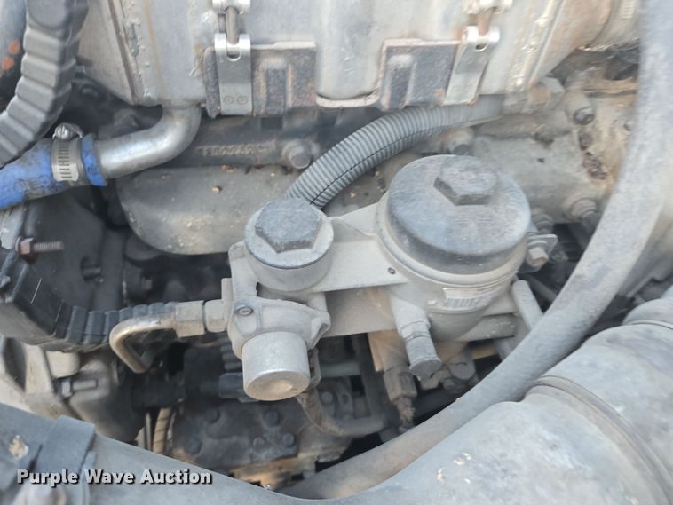 image for item DW1779 2009 International 4400 flatbed truck