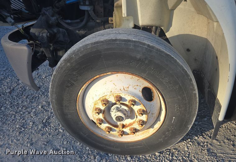 image for item DW1779 2009 International 4400 flatbed truck