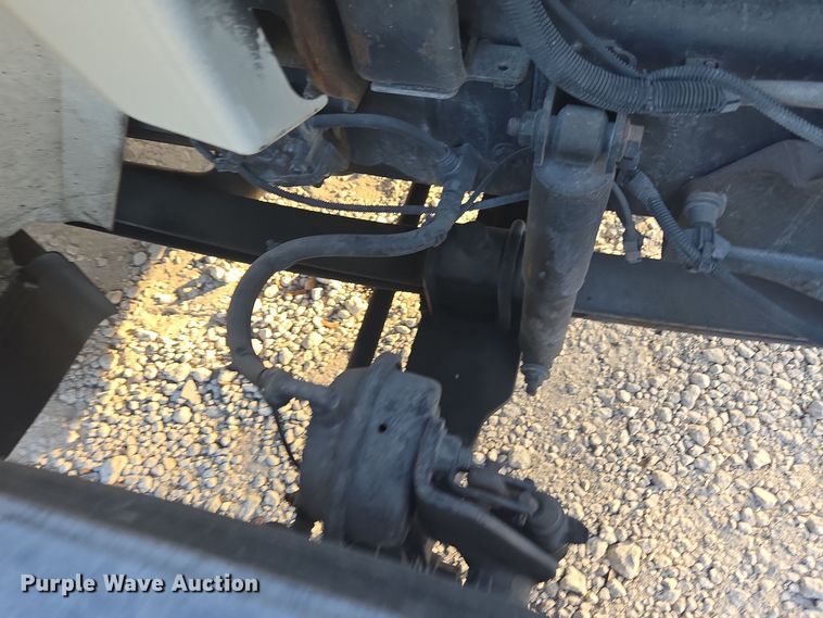 image for item DW1779 2009 International 4400 flatbed truck