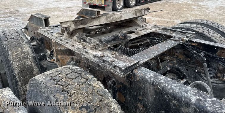 image for item DW2452 1994 Kenworth T600 semi truck