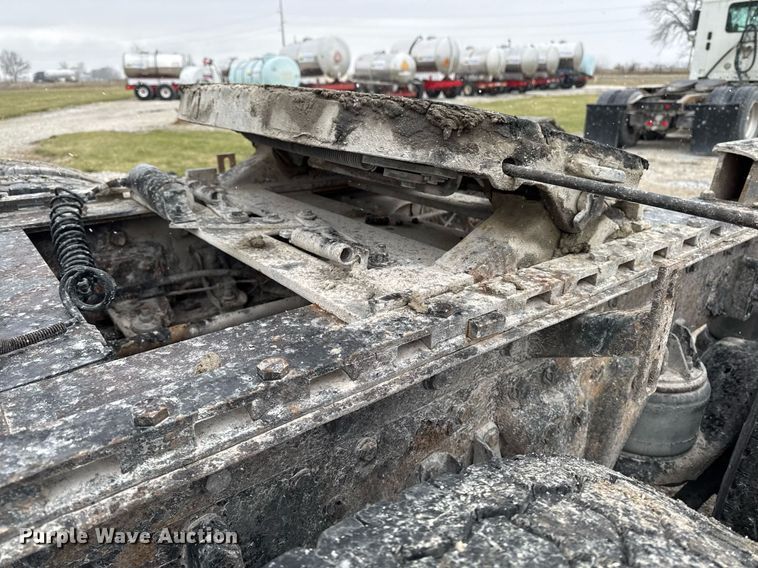 image for item DW2452 1994 Kenworth T600 semi truck