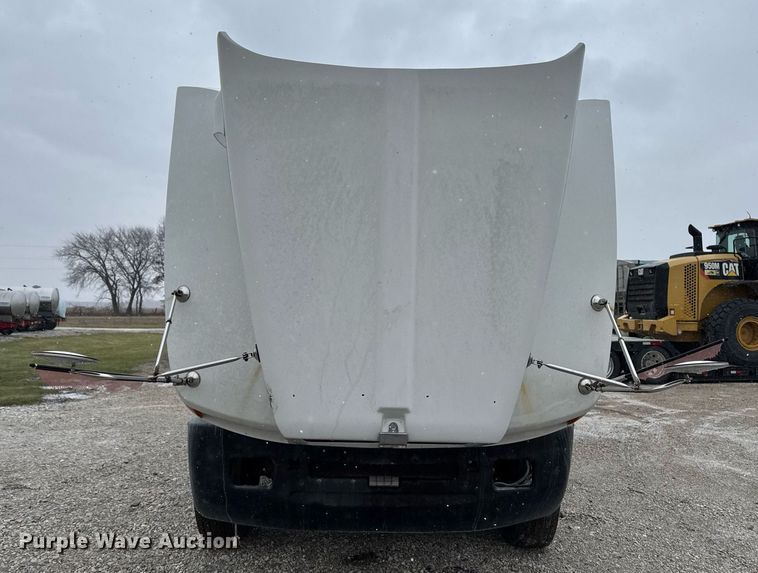 image for item DW2452 1994 Kenworth T600 semi truck