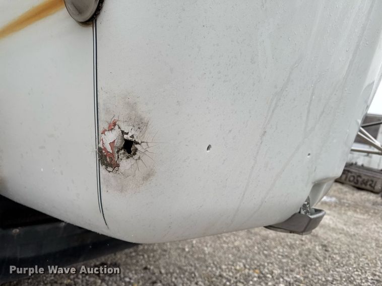 image for item DW2452 1994 Kenworth T600 semi truck