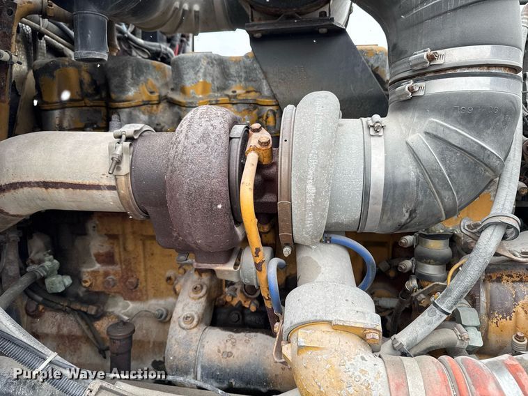 image for item DW2452 1994 Kenworth T600 semi truck