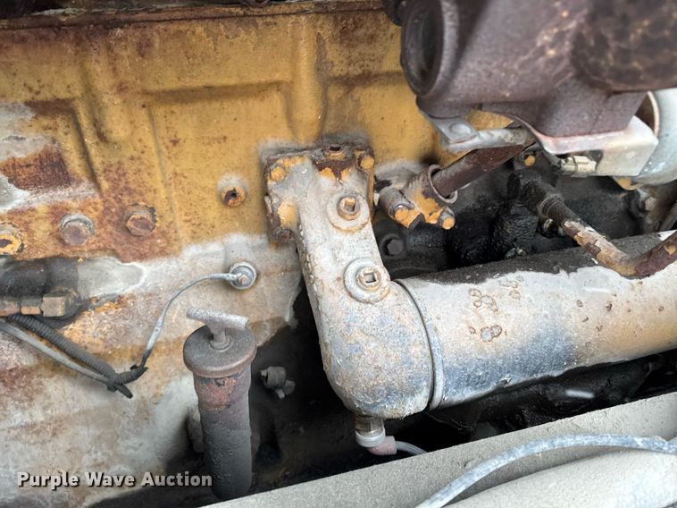 image for item DW2452 1994 Kenworth T600 semi truck