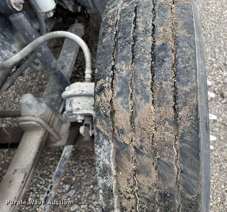 image for item DW2452 1994 Kenworth T600 semi truck