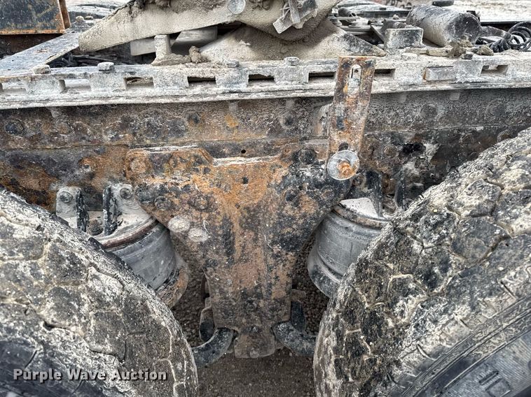 image for item DW2452 1994 Kenworth T600 semi truck