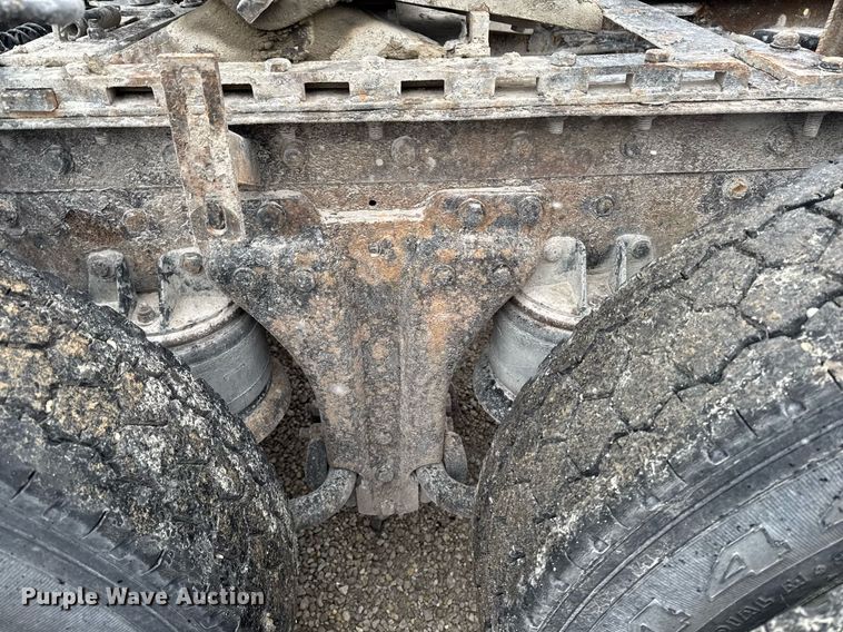 image for item DW2452 1994 Kenworth T600 semi truck