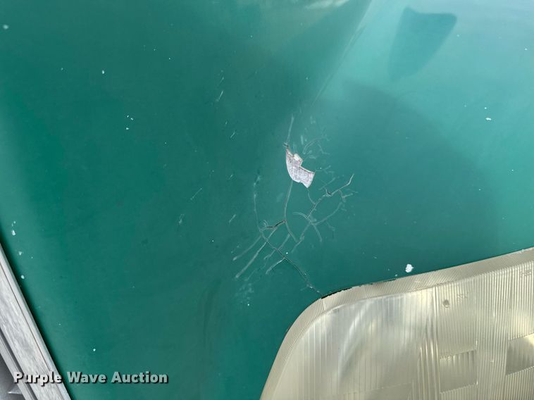 image for item DW2465 1999 Volvo VN Series semi truck